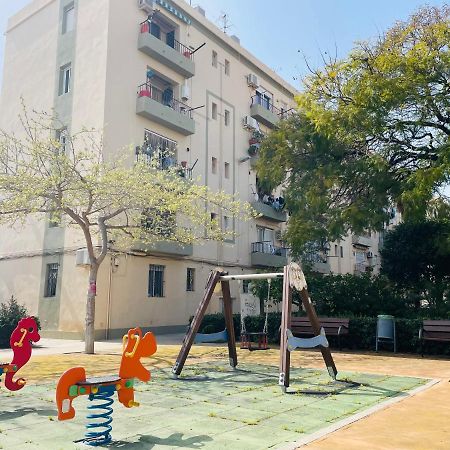 Cozy 2-Bedroom Serviced Apartment With Netflix Puerto de Sagunto Bagian luar foto