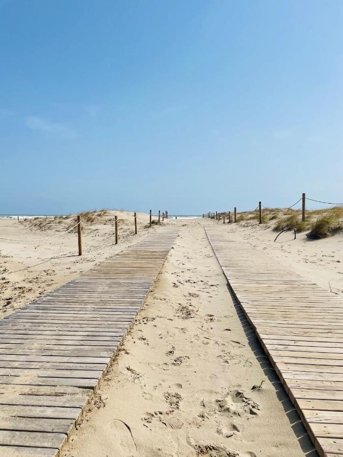 Cozy 2-Bedroom Serviced Apartment With Netflix Puerto de Sagunto Bagian luar foto