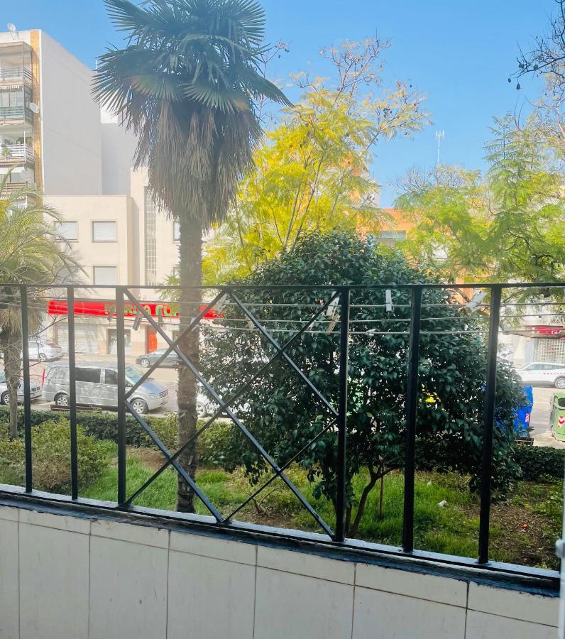 Cozy 2-Bedroom Serviced Apartment With Netflix Puerto de Sagunto Bagian luar foto